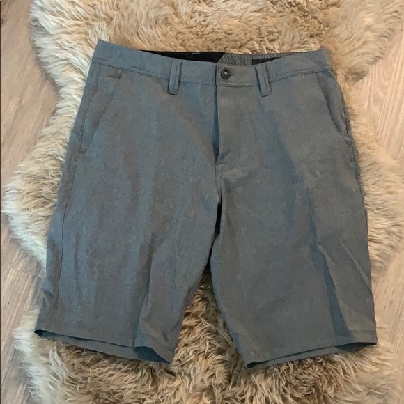 Volcom casual gray shorts - Picture 2 of 5